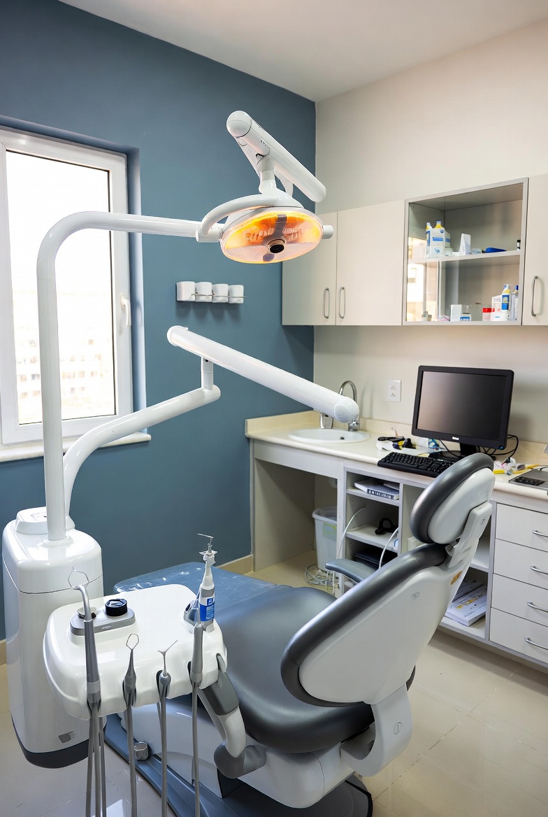 Comfortable dental treatment room with advanced equipment